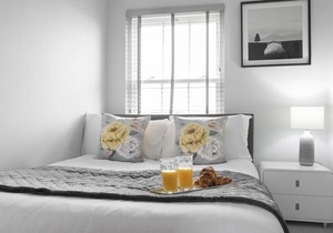 Luxury Three Bedroom Town Centre Apartment