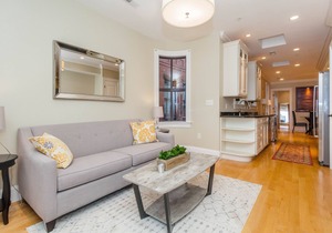 Luxury Top Floor 2 Bedroom in the heart of Boston's North End