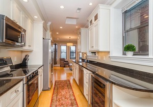 Luxury Top Floor 2 Bedroom in the heart of Boston's North End