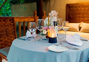 Luxury Villa near Ubud with private infinity pool and a lounging pavilion