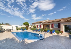 Luxury Villa with Private Swimming Pool in Escales