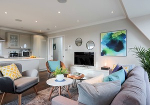 Madison Hill - White Hill House 5 - 3 bedroom flat