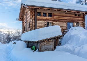Magnificent large chalet on the slopes more information La gouille à l'ours
