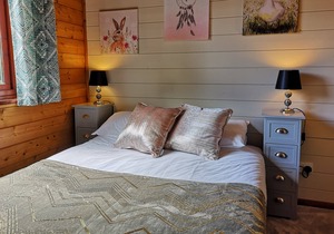 Magpie 3 HOT TUB HuntersMoon-Longleat-Warminster-Bath