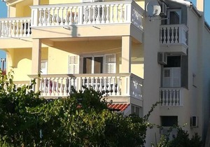 Marija - 100 m from beach: A2 (4) - Tribunj