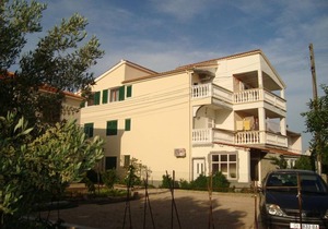 Marija - 100 m from beach: A1 (4) - Tribunj