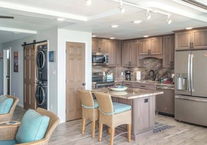 Maui Parkshore 410 - Modern Renovation & Stunning Ocean Views, Kamaole III Beach