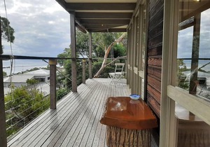 McCrae Hilltop Retreat, Views of Bay & Lighthouse