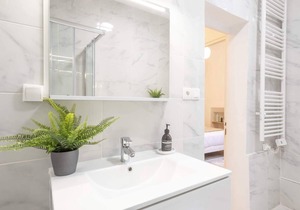 Meslay - Two Bedroom Apartment, Sleeps 4