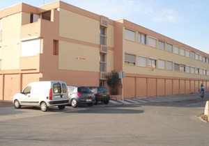 Mini-studio in Balaruc-les-Bains, near pond and spa