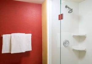 Minutes Away from Elgin History Museum! 2 Relaxing Units, Pool, FREE Parking!
