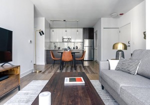 Mod Gold Coast 1BR w/Gym, nr. Magnificent Mile & the L, by Blueground