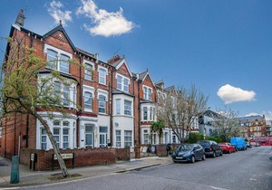 Modern 1 Bed Studio Flat in Kilburn near West Hampstead for 2 people