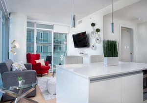 Modern 2 BR Near Stampede Rooftop Patio Gym