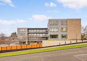 Modern, airy and bright, this private apartment sits on the top of Queen Anne hill.