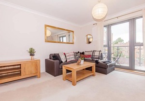 Modern and chic city centre apartment with parking