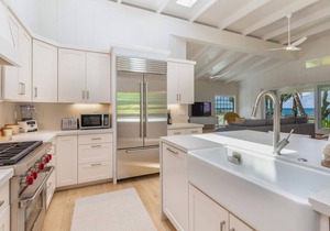 Modern Beachfront Home by Tunnels Beach