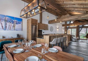 Modern duplex for 10 people near slopes in Courchevel Le Praz