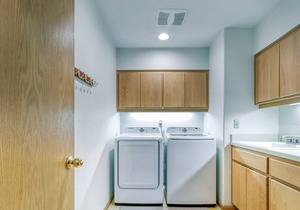 Modern Home w/ Gas Fireplace, Large Deck & Private Hot Tub - SHARC Passes