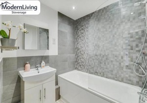 Modern Living Stevenage 1 bed apartment Town Centre Tesco at Doorstep up to 4 people