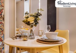 Modern Living Stevenage 1 bed apartment Town Centre Tesco at Doorstep up to 4 people