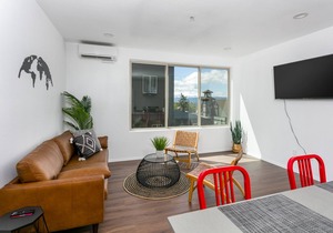 Modern loft downtown White Salmon #03