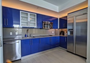 Modern Luxury Beach Hotel Large 2 Bedroom with Views + 4 Private Balconies