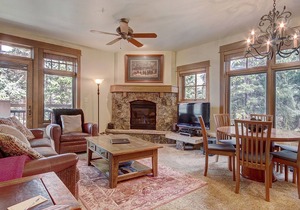 Modern Luxury Ski in Ski out in Lone Eagle River Run Village