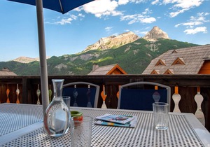 Modern mountain chalet in Pra Loup with 3 bedrooms