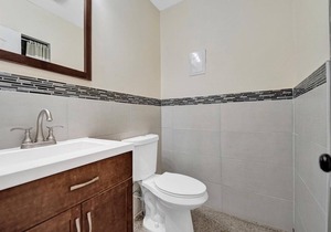 Modern Ocean-side studio, 1BR/1bath, Hollywood, Free Parking + BBQ!