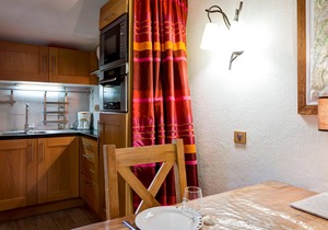 Modern studio for 4 with wifi and parking in Brides-les-Bains