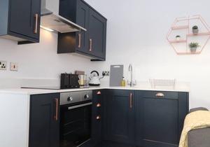 Modern , stylish one bedroom apartment in the centre of Dollar