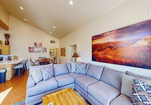Modern Townhome with Seasonal Pool and Hot Tub - Views and Hiking Nearby