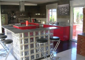 Montpellier and seaside, beautiful villa for 15 people with swimming pool