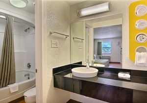 Motel 6 Austin TX - Central Downtown UT