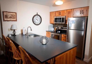 Mountain Lodge at Okemo-1Br Fireplace & Updated Kitchen condo