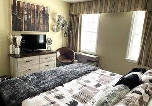 Mountain View Suite Sleeps 4 Ski OnOff Jiminy Peak