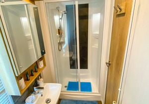 MP413 - Camber Sands Holiday Park - Smart TV's - Close to Facilities - Free Wifi - Sleeps 8 - Large