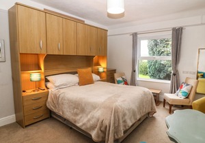 Muriau Park, CAERNARFON