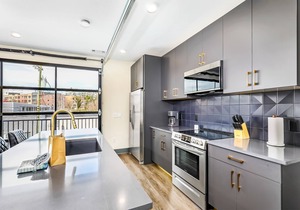 Muse | Sleek & stylish condo with central AC, full kitchen & fitness room