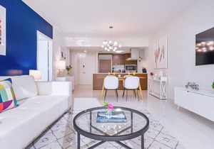 MVR - High-End Condo with Miami Views