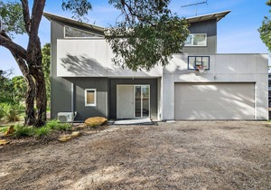 Narani Way I Walk to Beach I Pet Friendly