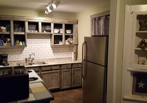 Near Downtown, 1BR Carriage House, Swimming Pool, Private Parking, Pets OK