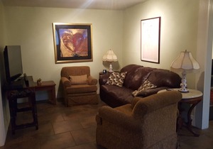 Near Downtown, 1BR Carriage House, Swimming Pool, Private Parking, Pets OK