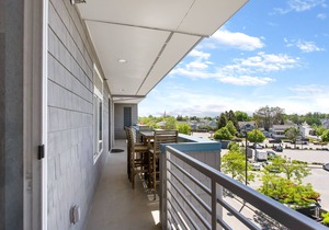 NEAR DOWNTOWN LARGE CONDO Sleeps 8 ~ 4BR With Private Balconies ~ 3 Full Baths