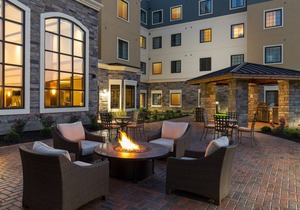 Near Ohio State University | Pool Access & Free Breakfast Buffet