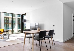 New build City of London 2BR w/ Concierge, nr Tower Hill, by Blueground