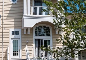 NEW LISTING 2022! Full weeks (Friday to Friday) or mini weeks available. Welcome to Bayside at Bethany Lakes! This 3BR townhouse/condo is in a beautifully maintained, family-friendly, amenity-rich neighborhood in Ocean View DE.