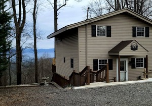 *New listing* Breathtaking Views!