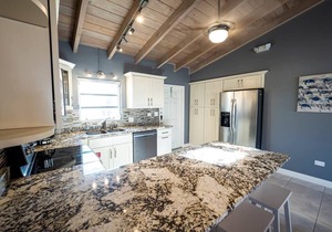 *New Modern* 3br/2ba Duplex/37' Dock/Cabana/Kayaks/Bikes